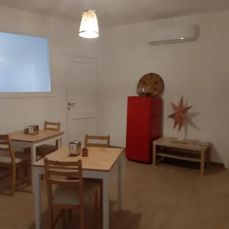 B&B Anninnia-3